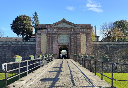 Les Fortifications Neuf-Brisach - pokazuje zdjęcia w głównym katalogu albumu Les Fortifications Neuf-Brisach