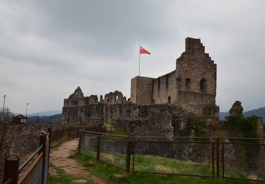 Ruine Hochburg - pokazuje zdjęcia w głównym katalogu albumu Ruine Hochburg