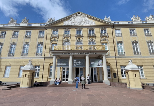 Pałac Karlsruhe Schloss Karlsruhe cz.1 - pokazuje zdjęcia w głównym katalogu albumu Pałac Karlsruhe Schloss Karlsruhe cz.1